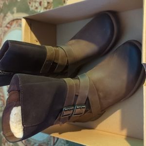 Women's Ugg Sz. 5 Lorna Boots